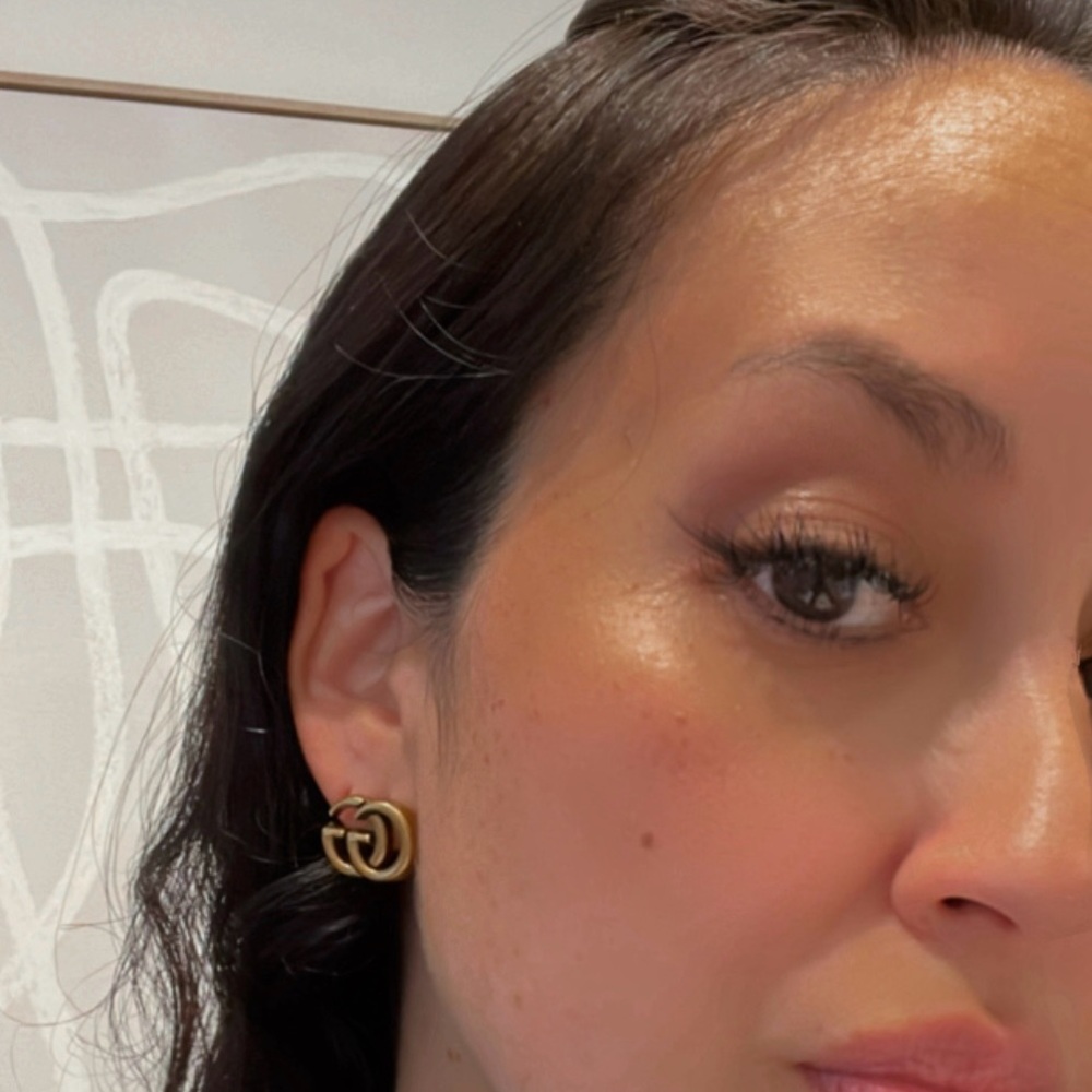 GG Earrings - Picture 2 of 4